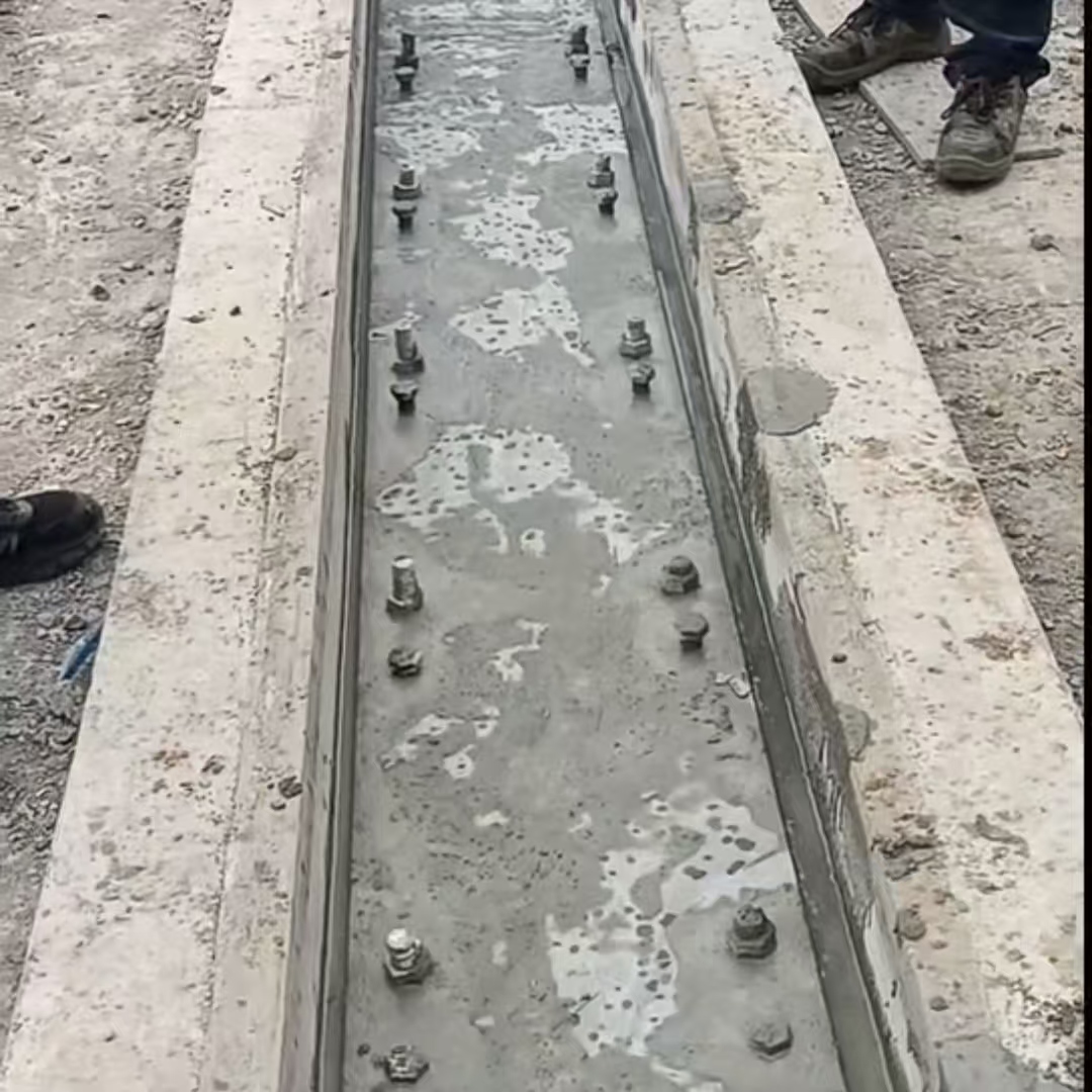 炉霍港口码头起重机龙门吊重型机械设备稳固用早强快凝轨道胶泥